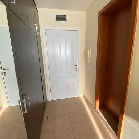 Private In Crown Fort Club *